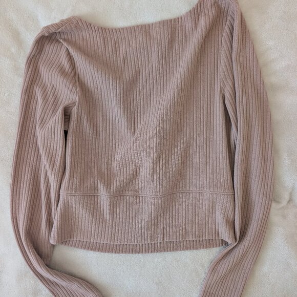 3/$30 A&F long sleeve ribbed top - Picture 5 of 6